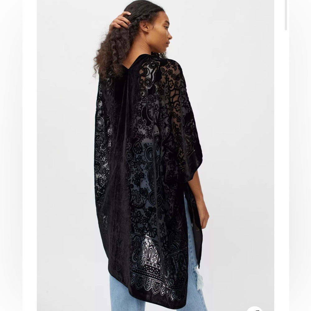 Black Velvet Devoré Bohemian Floral Pattern Kimono NWT